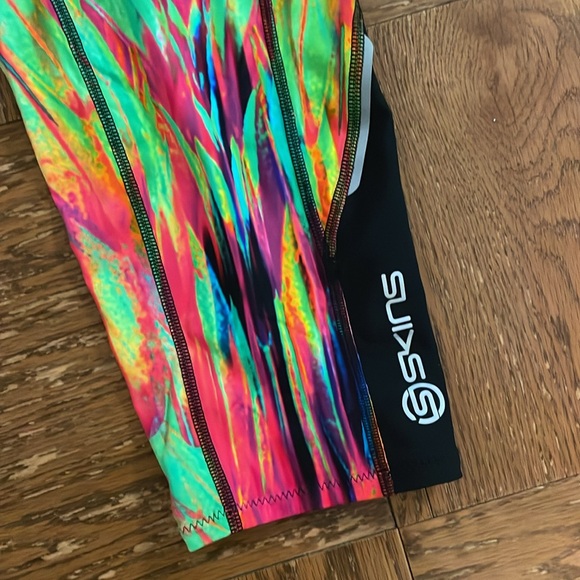 2XU Brand Skins 3/4 Length Leggings - Picture 2 of 5